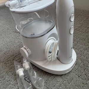 White Oral Irrigator with Nozzles